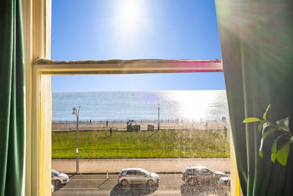 Property photo 1 of 12 Exterior