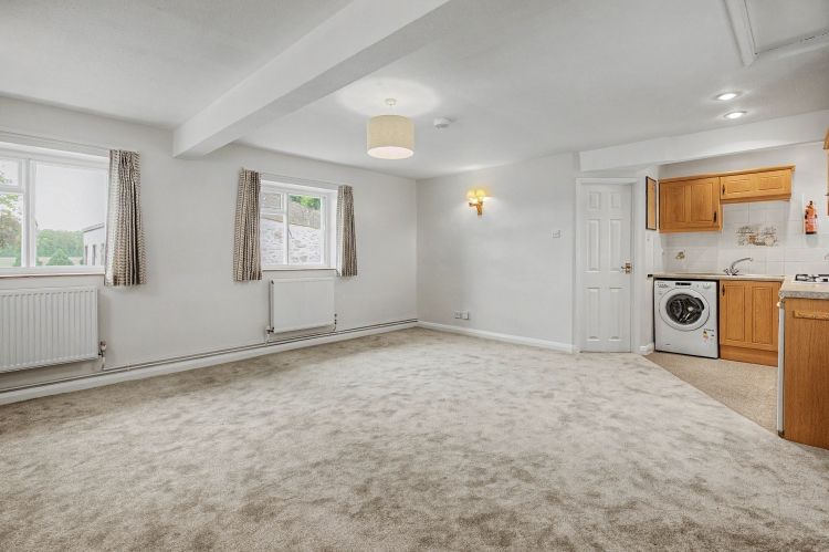 Property photo 2 of 8 328933