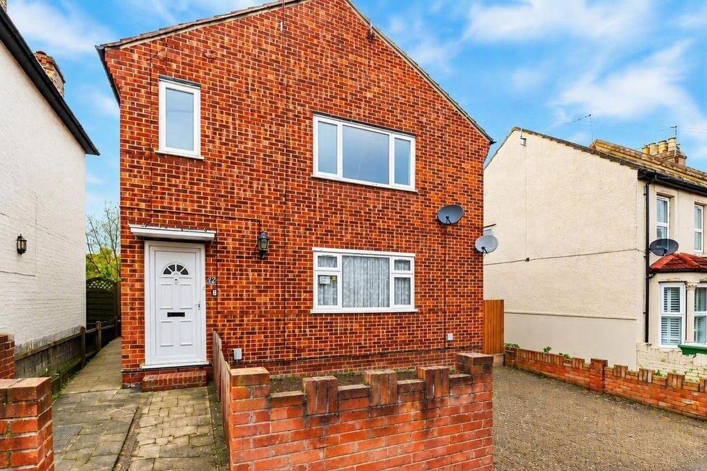 Property photo 1 of 8