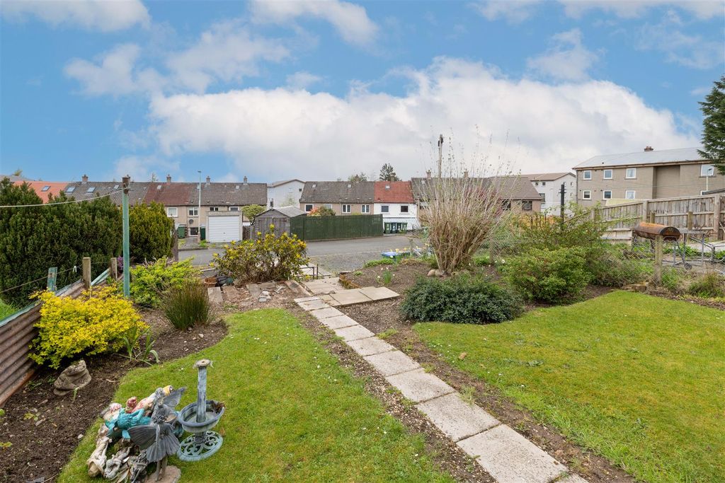 Property photo 2 of 19 13, Fortingall Place Perth-12.Jpg