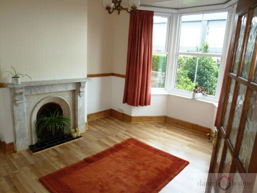 Property photo 2 of 11 Lounge
