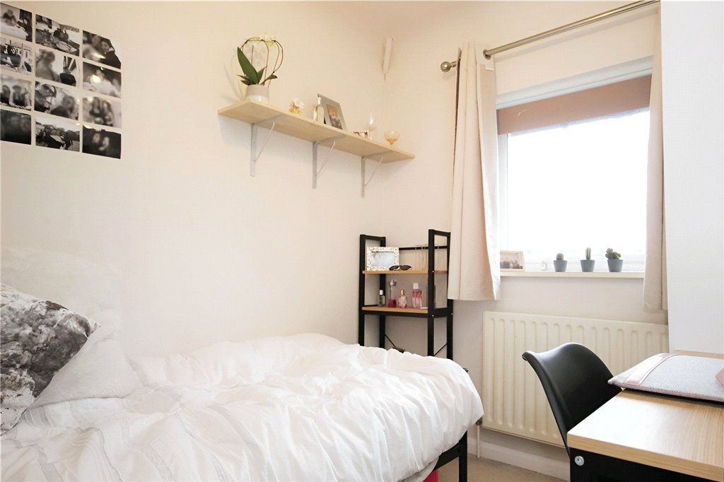 Property photo 3 of 8 Bedroom