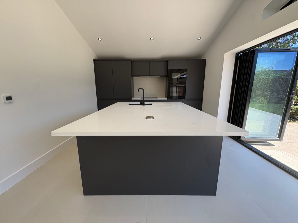 Property photo 3 of 40 Img_2504