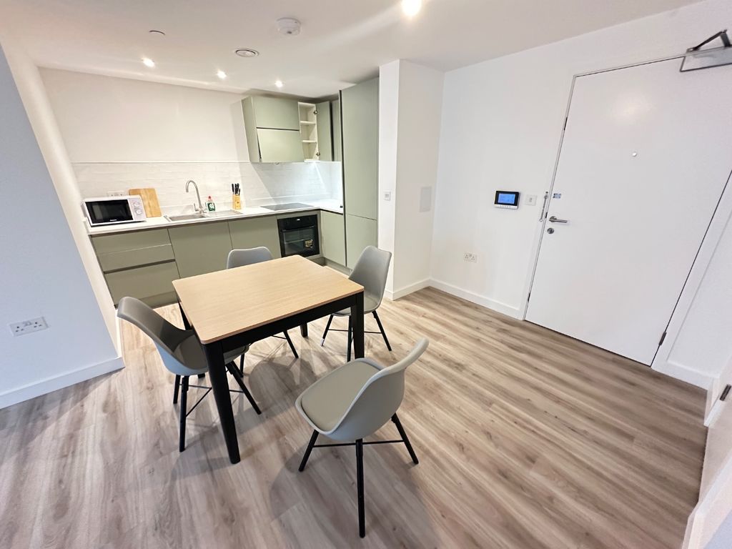 Property photo 3 of 13 4525342