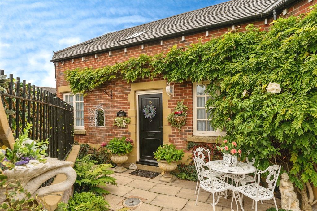 Property photo 2 of 23 Front Entrance