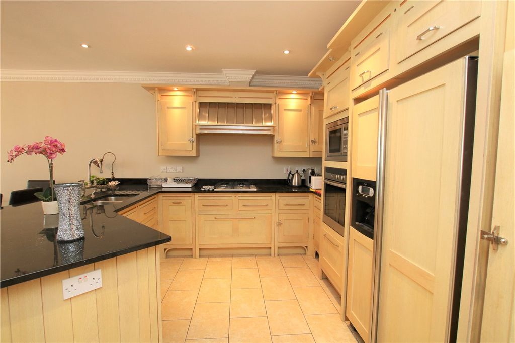 Property photo 2 of 12 Picture No. 06