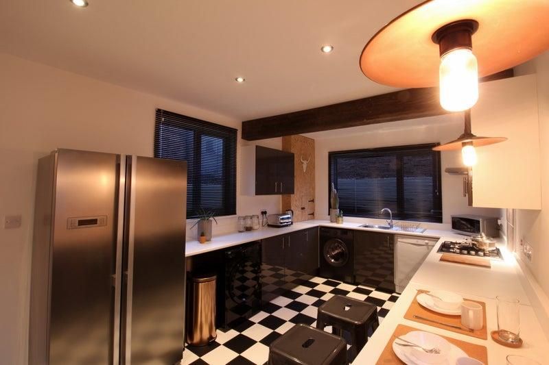 Property photo 1 of 9 Kitchen 2.Jpg