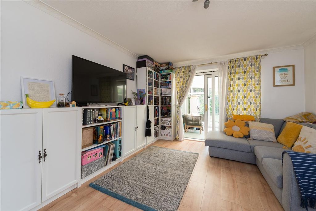 Property photo 3 of 12