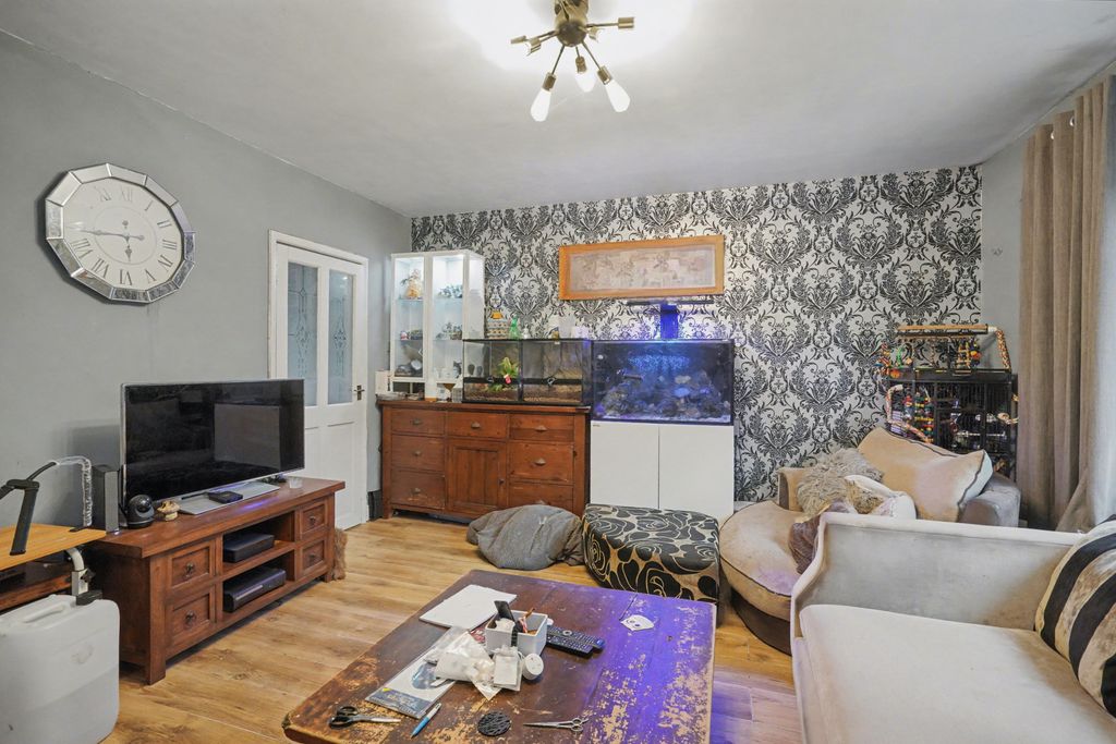 Property photo 2 of 17 7 Grant Avenue, Chaddesden, Derby, De21 6Rn