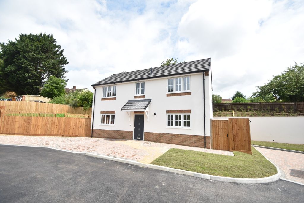 Property photo 1 of 16 5214900