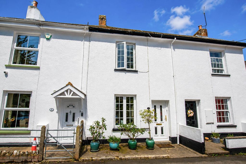 Property photo 1 of 10 Front