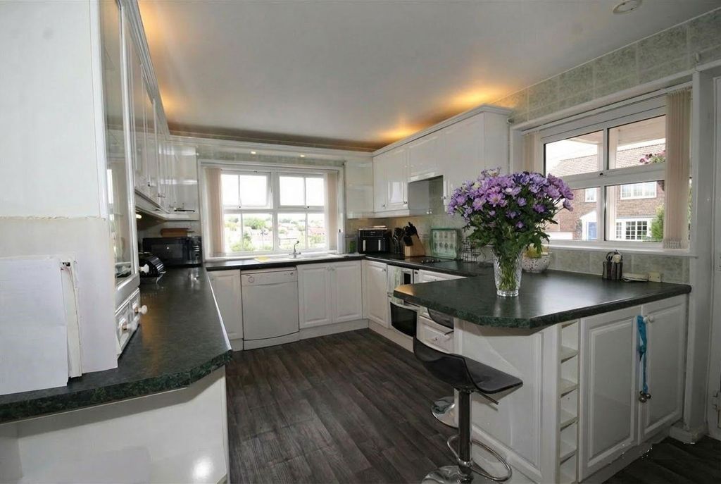 Property photo 2 of 21 Behill.Jpg