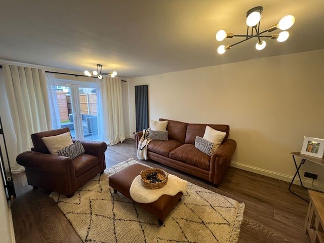 Property photo 1 of 8 Living Room