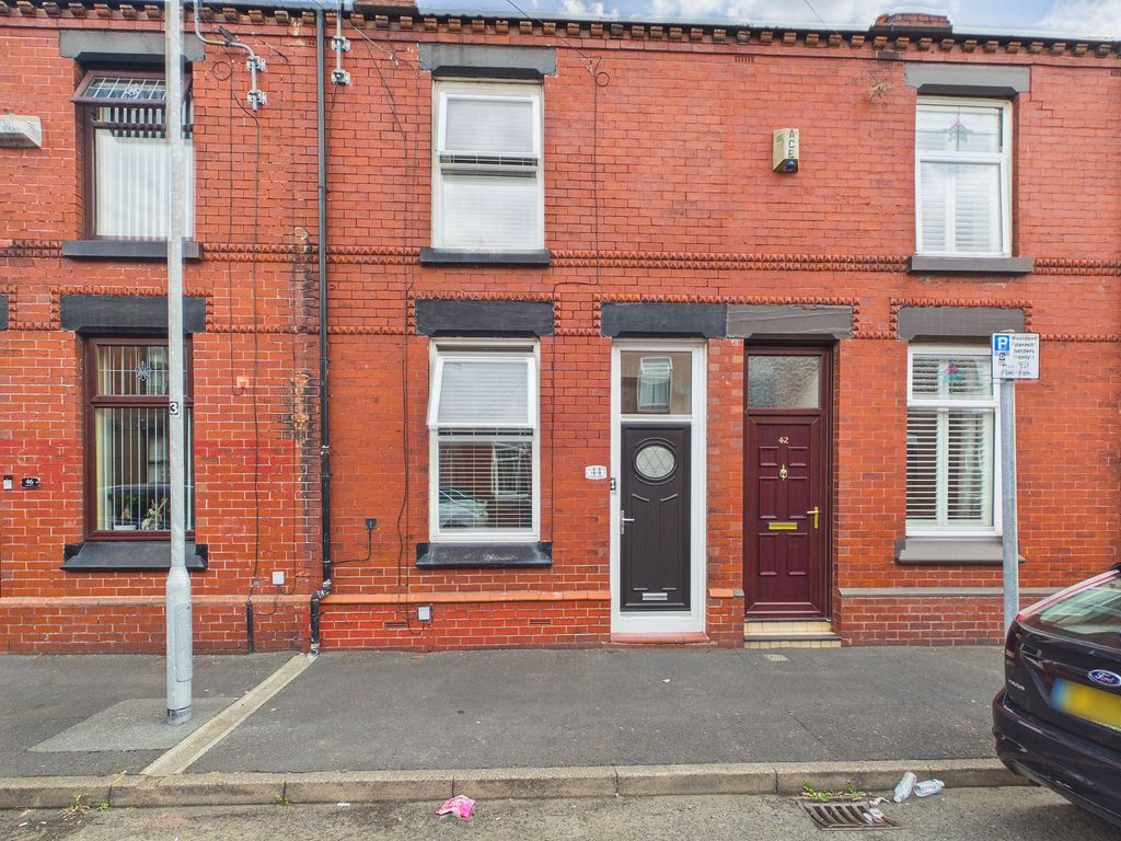 Property photo 1 of 17