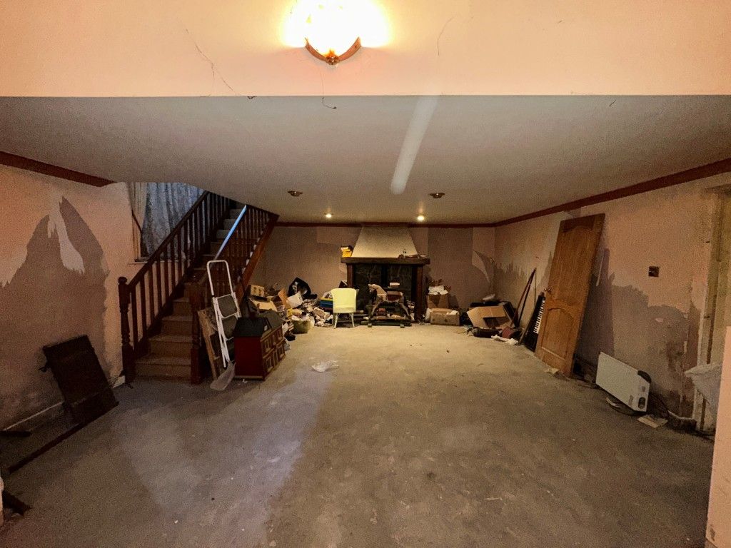 Property photo 3 of 21 Living Room