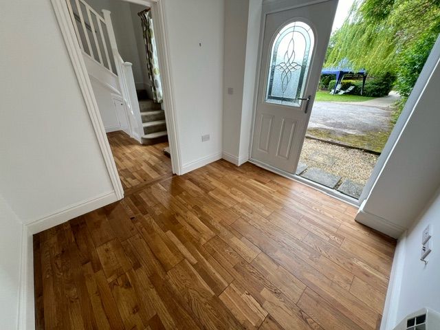 Property photo 2 of 9 Hallway