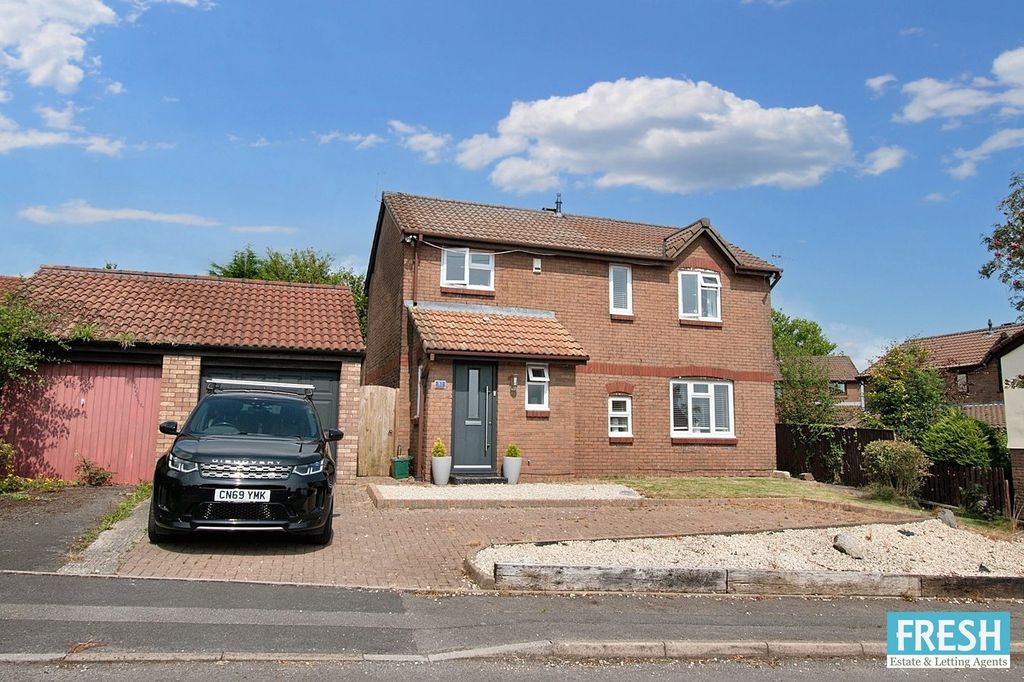 Property photo 1 of 32