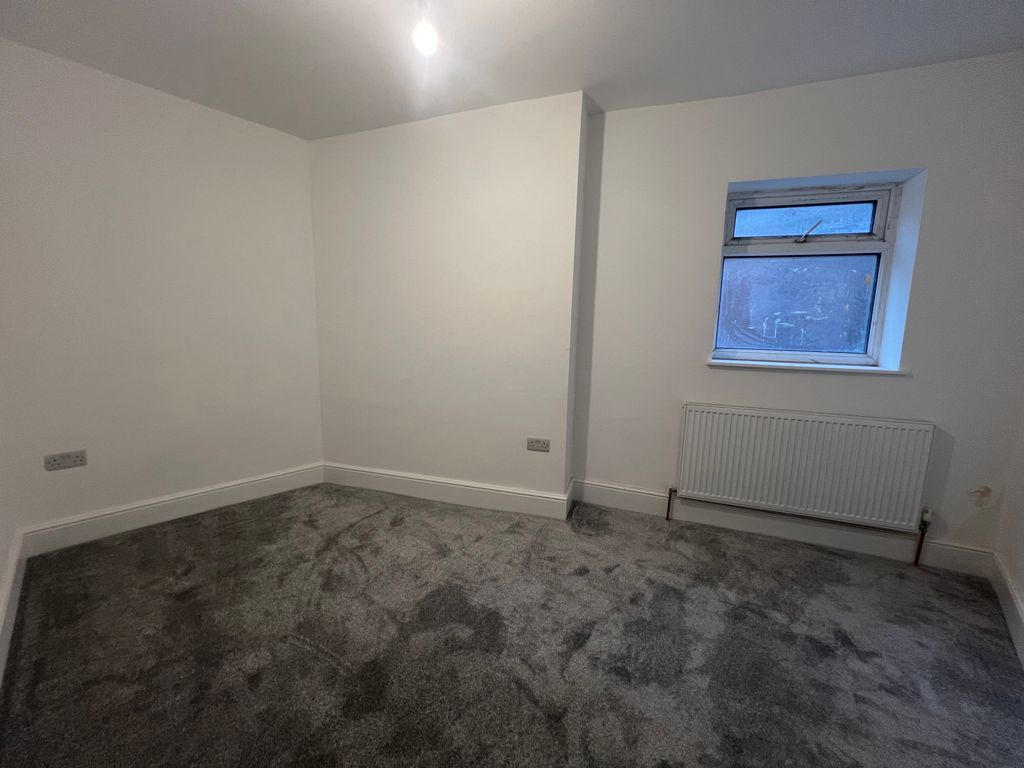 Additional image 5 of 2 bed flat to rentWindsor Terrace, Penarth CF64
