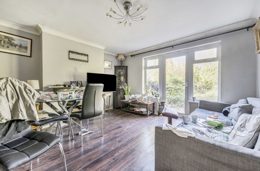 Property photo 2 of 14 1358168-17-68d556...