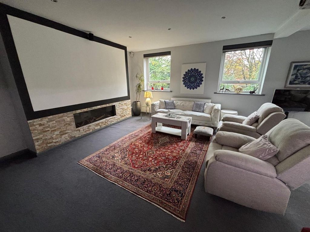 Property photo 1 of 36