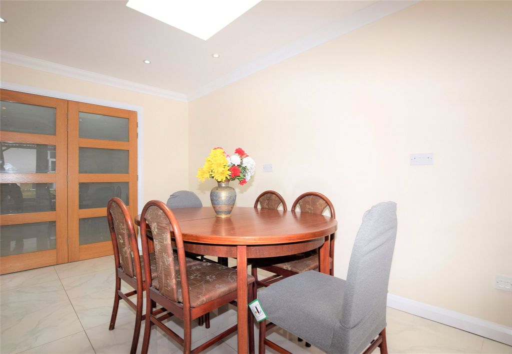 Property photo 3 of 15 Dining Area