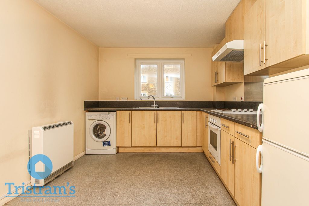 Property photo 3 of 12