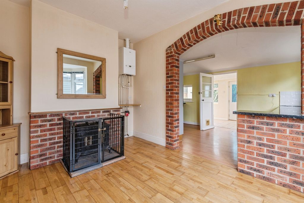 Property photo 2 of 18