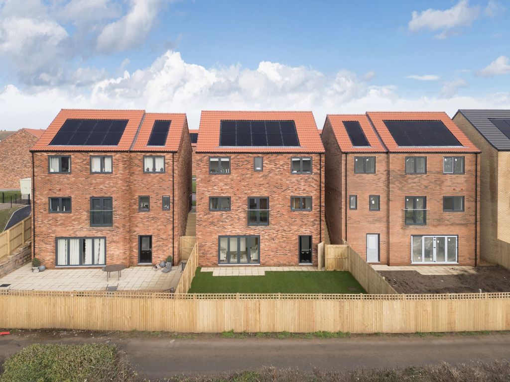 Property photo 2 of 33