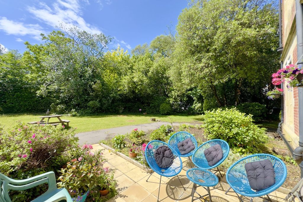 Property photo 3 of 23