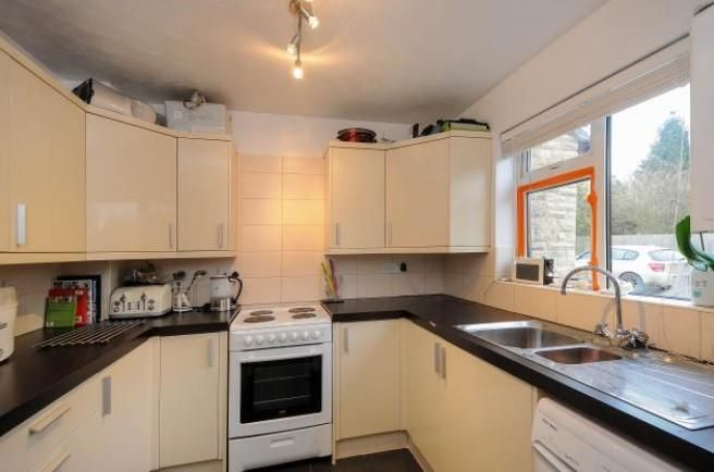 Property photo 2 of 9 Kitchen