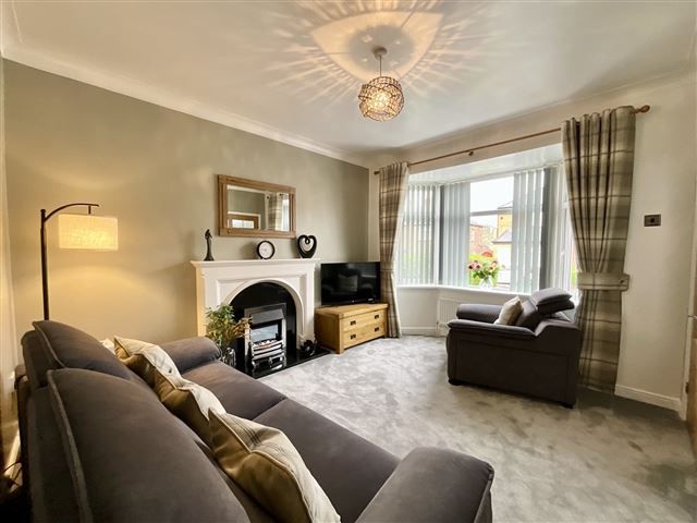 Property photo 2 of 19 Lounge