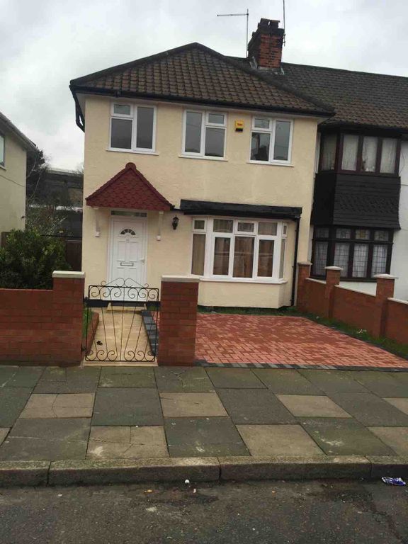 Property photo 1 of 26 Beautiful 4/5 Bed House To Let For £3500 In Wembley Ha9 Available 7th November 2025