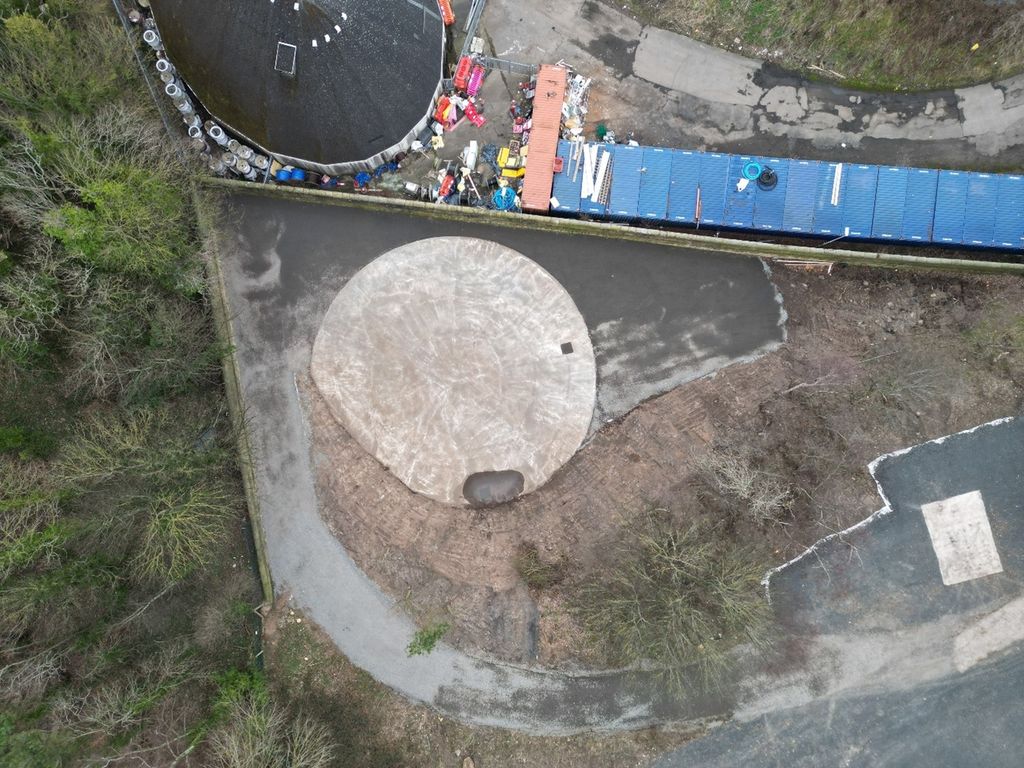 Property photo 3 of 12