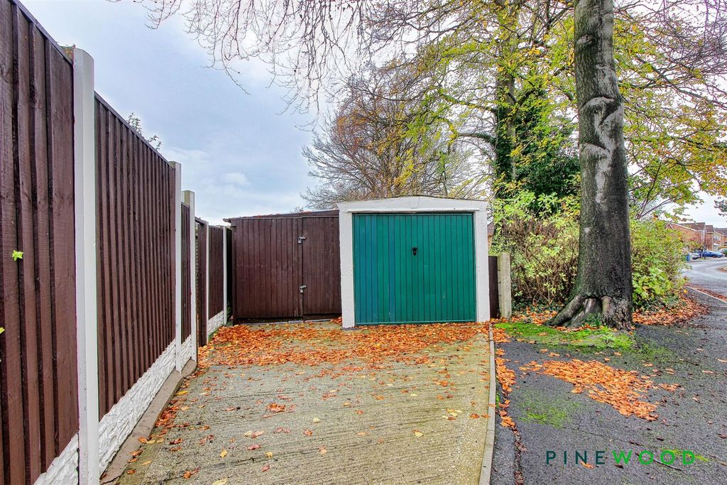 Property photo 2 of 26 Garage To Rear And Driveway