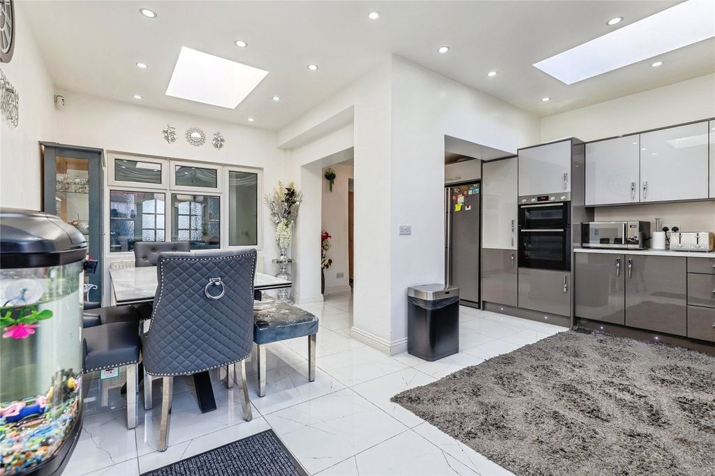 Property photo 3 of 26 Picture No. 13