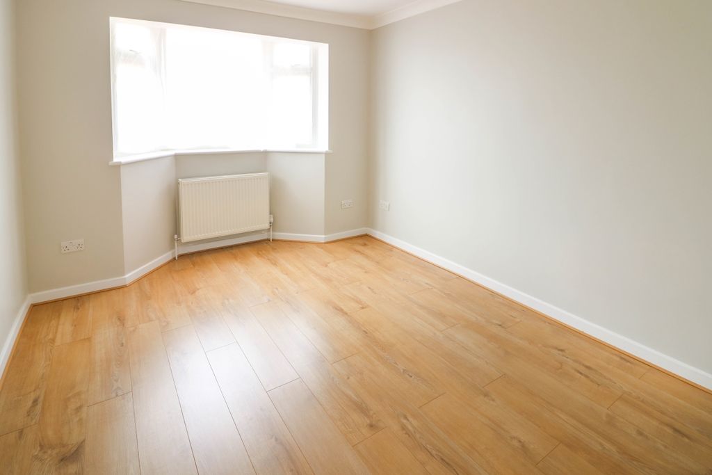 Property photo 2 of 10 Living Room