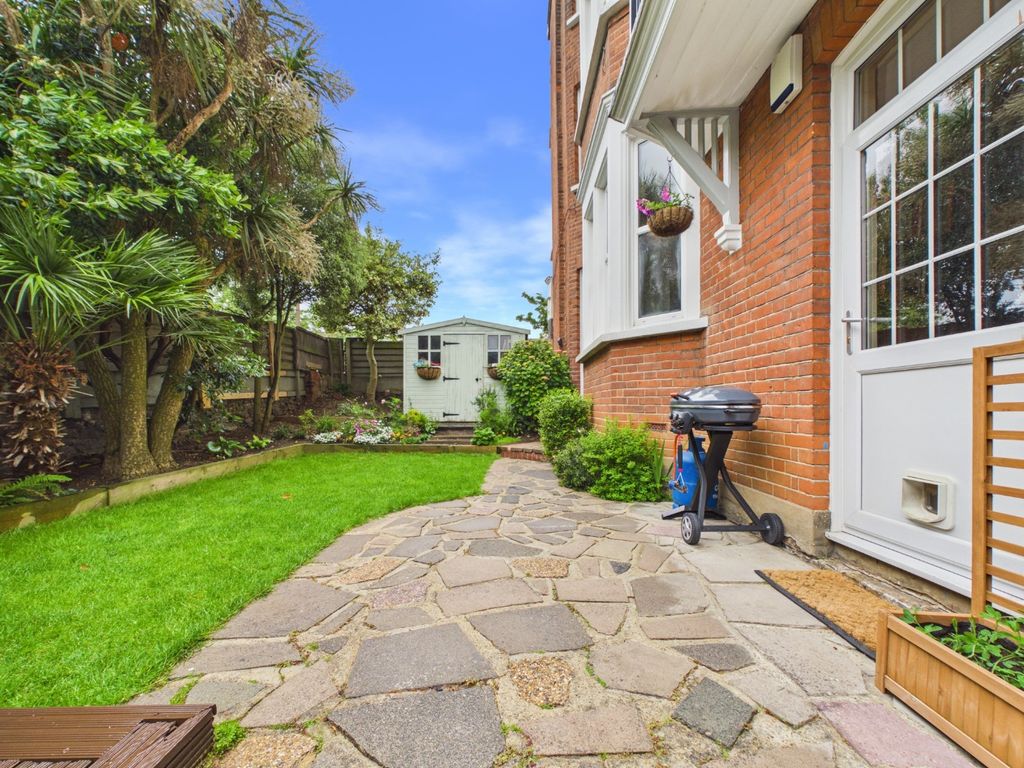 Property photo 2 of 19 5230792