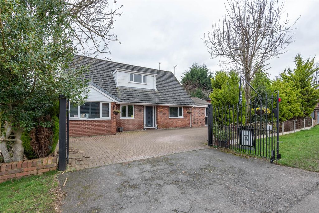 Property photo 1 of 24 Front External