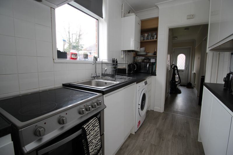 Property photo 2 of 11 Kitchen