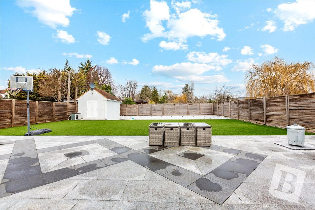 Property photo 1 of 25 Rear Garden