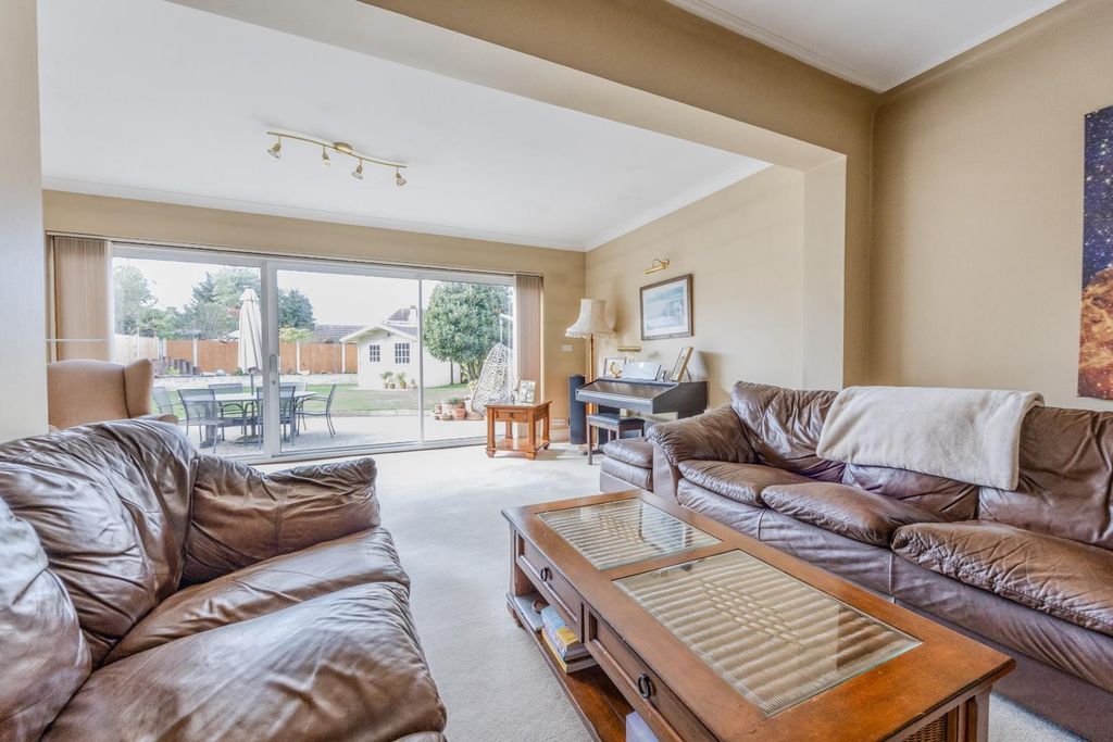 Property photo 2 of 37