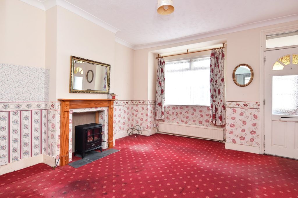 Property photo 2 of 27 Picture No. 20