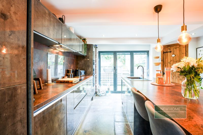 Property photo 3 of 25 Photo 12