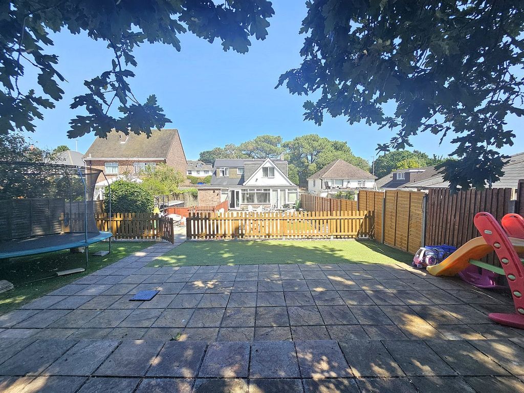 Property photo 2 of 39