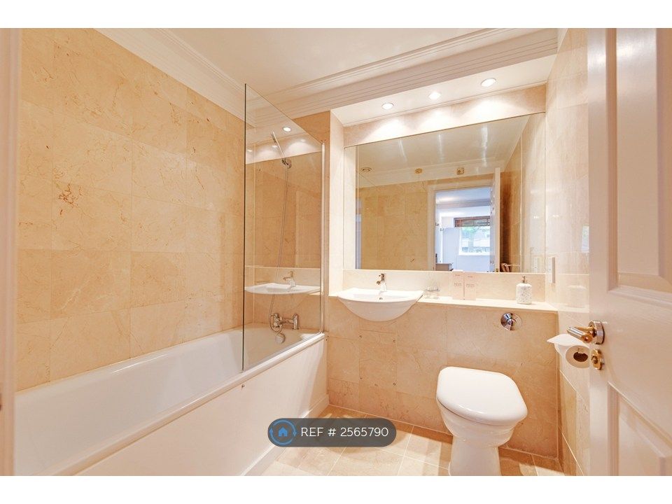 Property photo 3 of 6 Ensuite