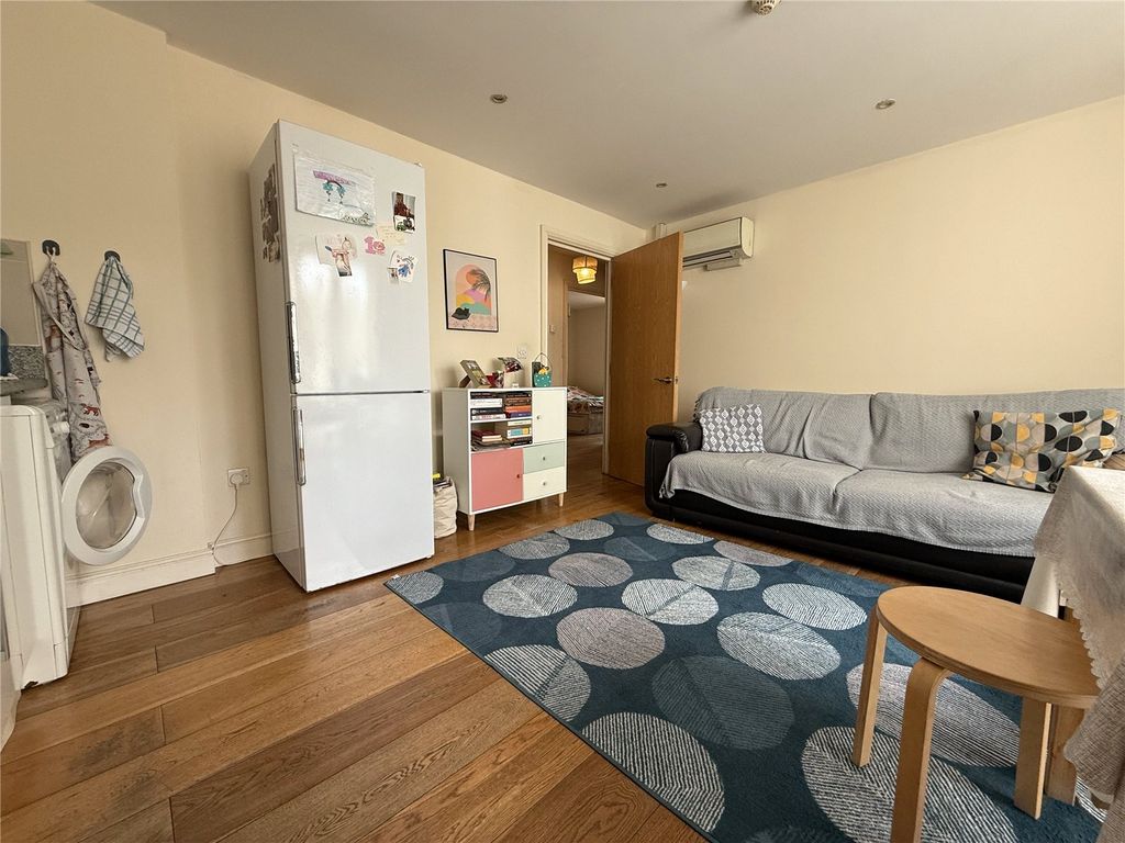 Property photo 3 of 7 Picture No. 01