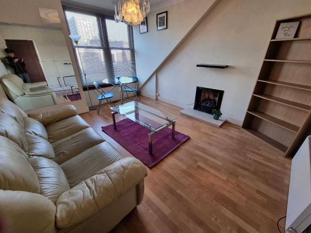 Property photo 2 of 6 Lounge Alt