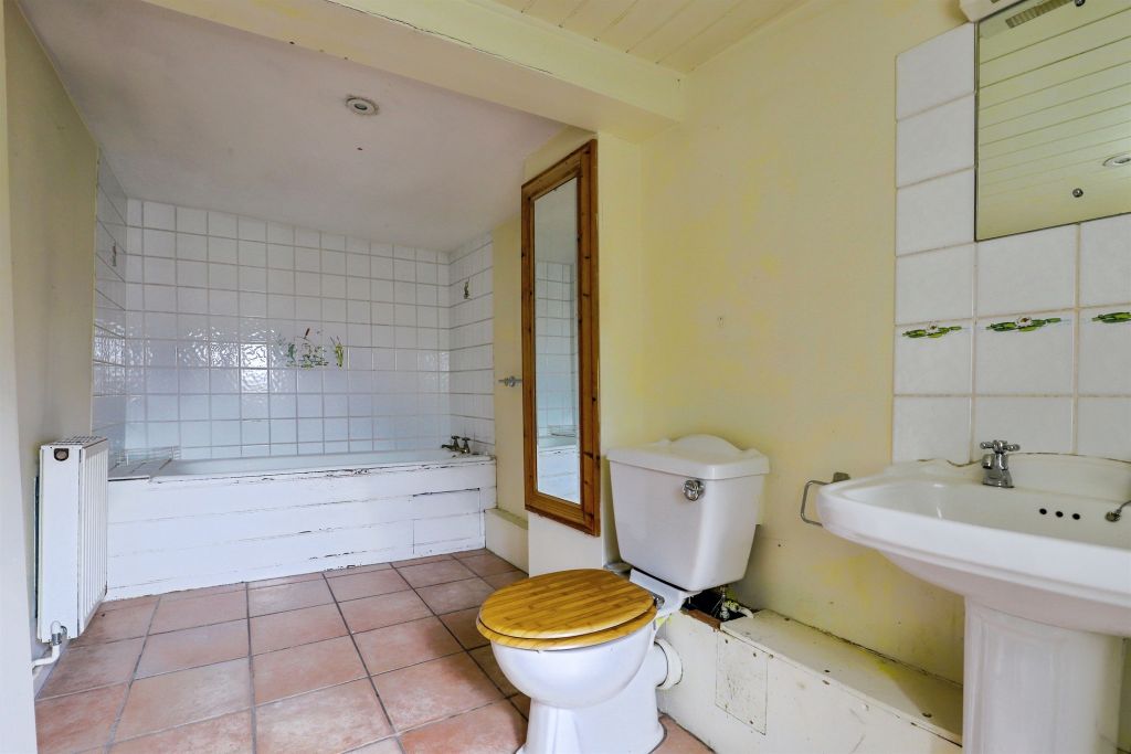 Property photo 2 of 20