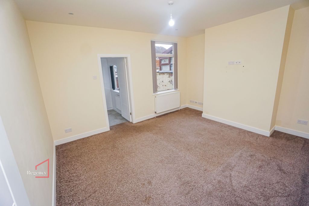 Property photo 3 of 14 Photo 10