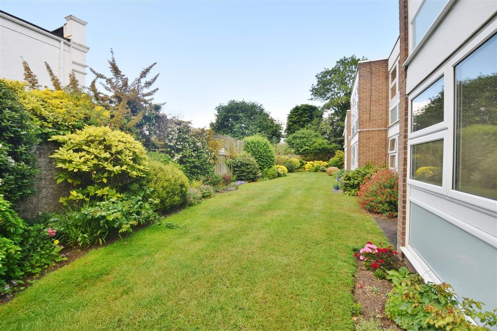 Property photo 3 of 8